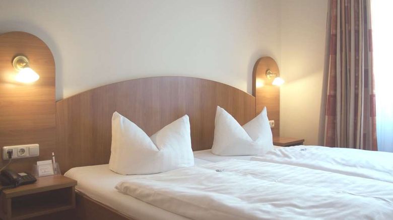 <b>Hotel Brunner Room</b>. Images powered by <a href="https://iceportal.shijigroup.com/" title="IcePortal" target="_blank">IcePortal</a>.