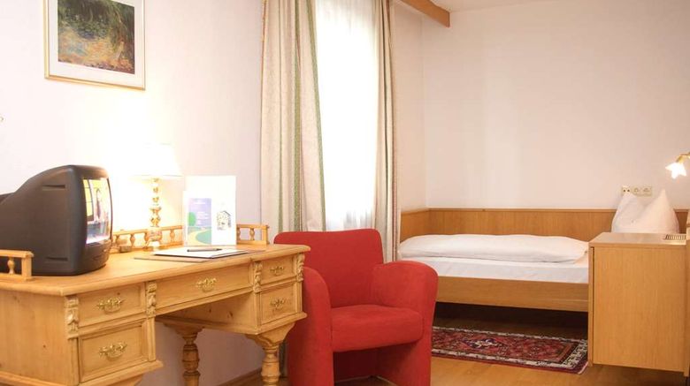 <b>Hotel Brunner Room</b>. Images powered by <a href="https://iceportal.shijigroup.com/" title="IcePortal" target="_blank">IcePortal</a>.