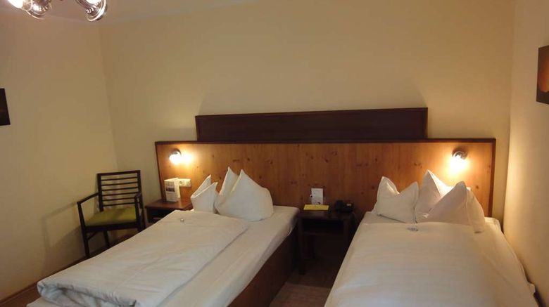 <b>Hotel Brunner Room</b>. Images powered by <a href="https://iceportal.shijigroup.com/" title="IcePortal" target="_blank">IcePortal</a>.