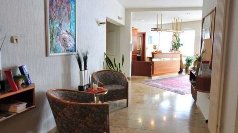 <b>AKZENT Hotel Goldener Ochsen Lobby</b>. Images powered by <a href="https://iceportal.shijigroup.com/" title="IcePortal" target="_blank">IcePortal</a>.
