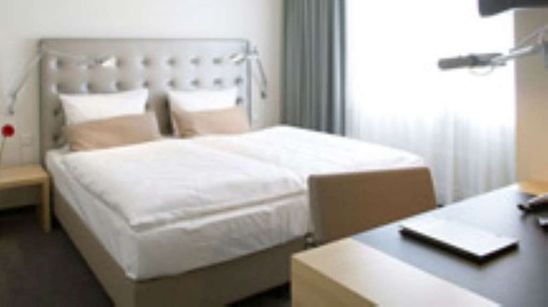 <b>Hotel Maximilians Room</b>. Images powered by <a href="https://iceportal.shijigroup.com/" title="IcePortal" target="_blank">IcePortal</a>.