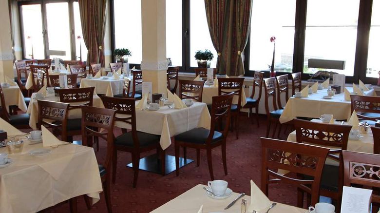 <b>Eden Hotel Restaurant</b>. Images powered by <a href="https://iceportal.shijigroup.com/" title="IcePortal" target="_blank">IcePortal</a>.