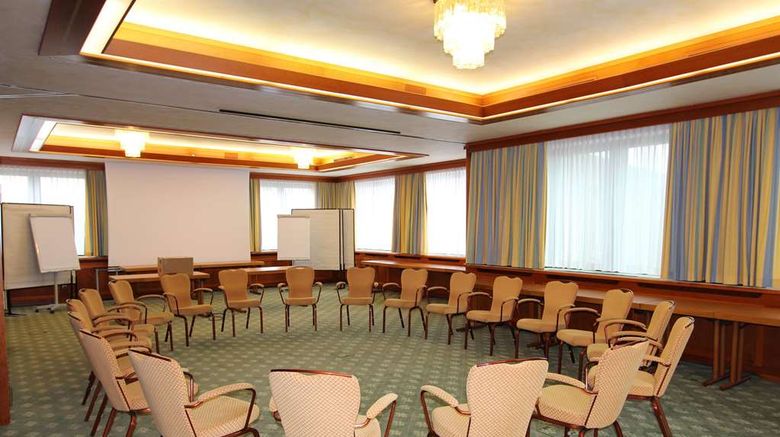 <b>Eden Hotel Meeting</b>. Images powered by <a href="https://iceportal.shijigroup.com/" title="IcePortal" target="_blank">IcePortal</a>.