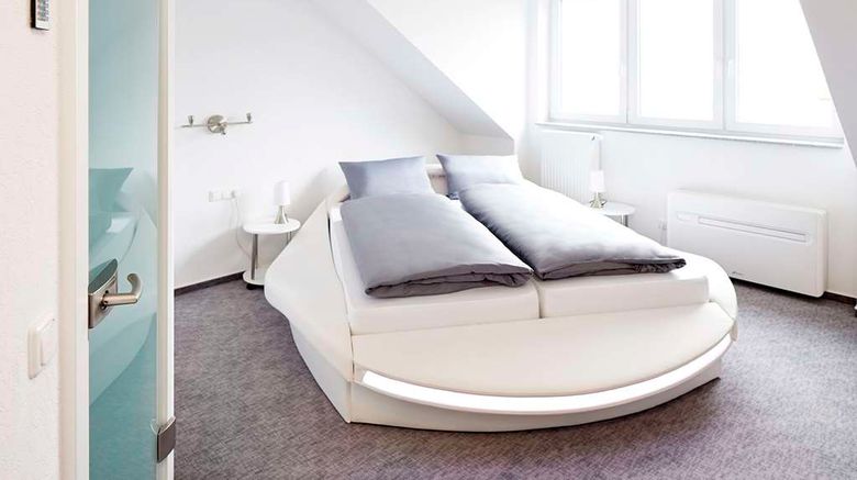 <b>Hotel Sonnenhof Dietzenbach Room</b>. Images powered by <a href="https://iceportal.shijigroup.com/" title="IcePortal" target="_blank">IcePortal</a>.