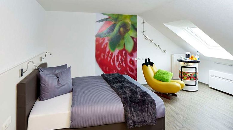 <b>Hotel Sonnenhof Dietzenbach Room</b>. Images powered by <a href="https://iceportal.shijigroup.com/" title="IcePortal" target="_blank">IcePortal</a>.