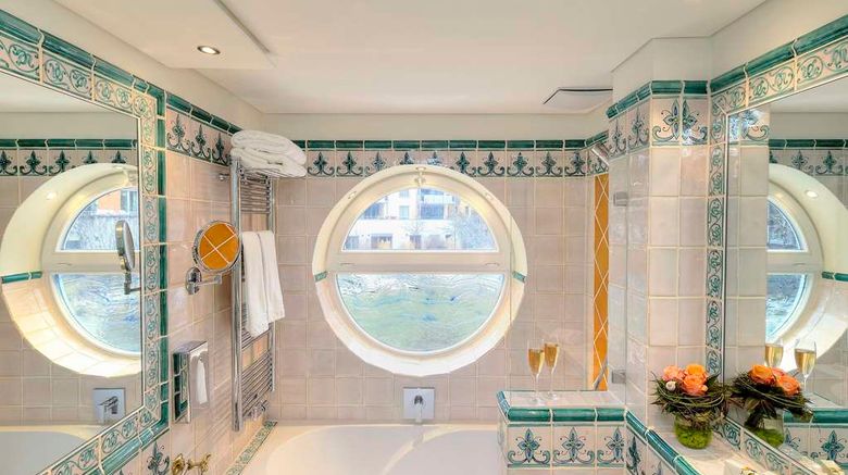 <b>Hospederia La Casa Room</b>. Images powered by <a href="https://iceportal.shijigroup.com/" title="IcePortal" target="_blank">IcePortal</a>.