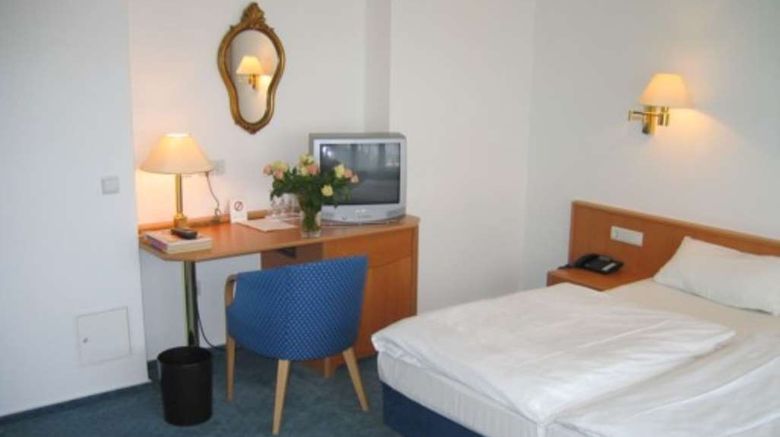 <b>Hotel Gildenhof Room</b>. Images powered by <a href="https://iceportal.shijigroup.com/" title="IcePortal" target="_blank">IcePortal</a>.