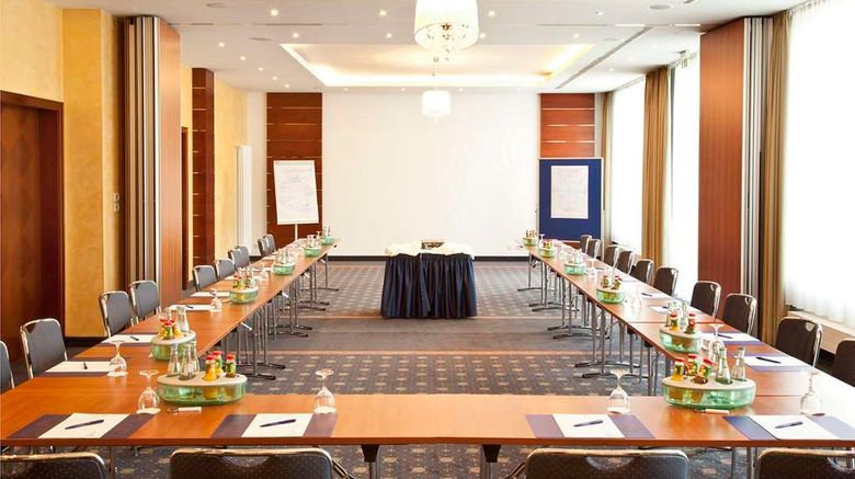 <b>Hotel Gloecklhofer Meeting</b>. Images powered by <a href="https://iceportal.shijigroup.com/" title="IcePortal" target="_blank">IcePortal</a>.