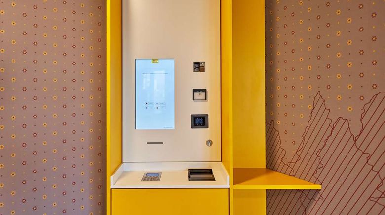 <b>McDreams Hotel Munchen Airport Lobby</b>. Images powered by <a href="https://iceportal.shijigroup.com/" title="IcePortal" target="_blank">IcePortal</a>.