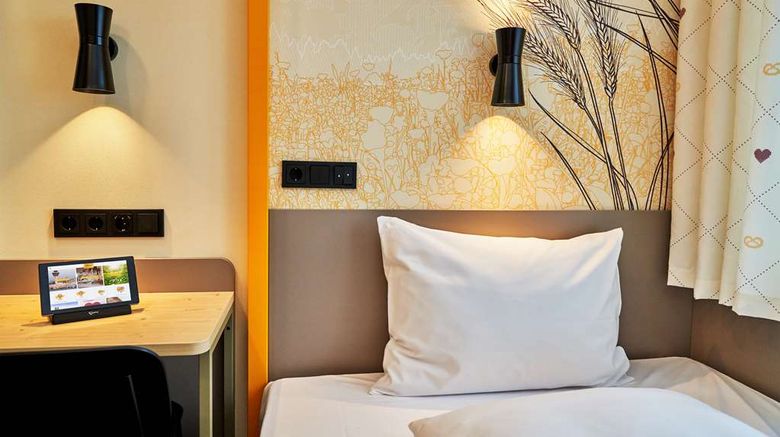 <b>McDreams Hotel Munchen Airport Room</b>. Images powered by <a href="https://iceportal.shijigroup.com/" title="IcePortal" target="_blank">IcePortal</a>.