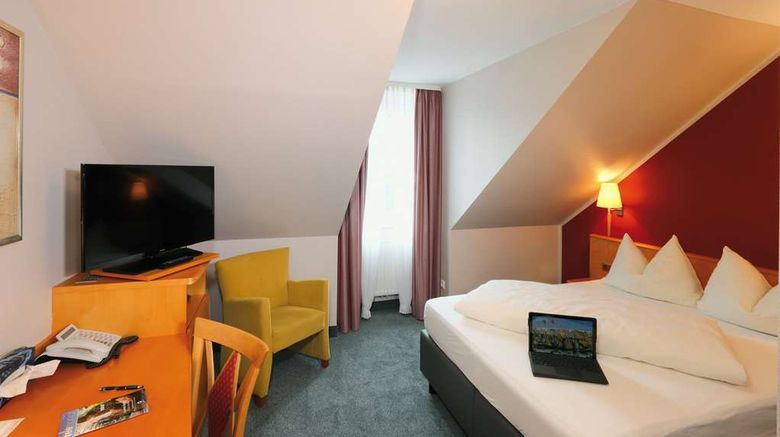 <b>Hotel Eurohof Room</b>. Images powered by <a href="https://iceportal.shijigroup.com/" title="IcePortal" target="_blank">IcePortal</a>.