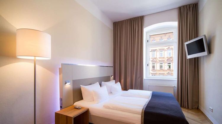Qube Hotel Bergheim Room