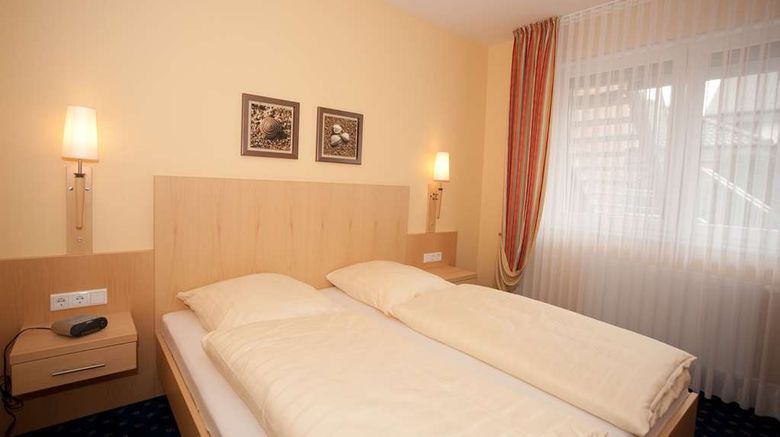 <b>Hotel Hubertus Room</b>. Images powered by <a href="https://iceportal.shijigroup.com/" title="IcePortal" target="_blank">IcePortal</a>.