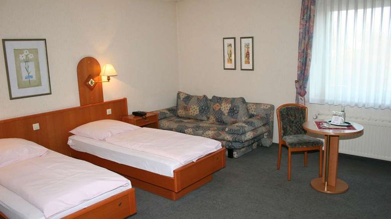 <b>Hotel Hubertus Room</b>. Images powered by <a href="https://iceportal.shijigroup.com/" title="IcePortal" target="_blank">IcePortal</a>.