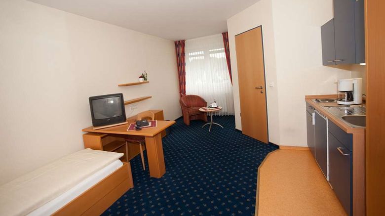 <b>Hotel Hubertus Room</b>. Images powered by <a href="https://iceportal.shijigroup.com/" title="IcePortal" target="_blank">IcePortal</a>.