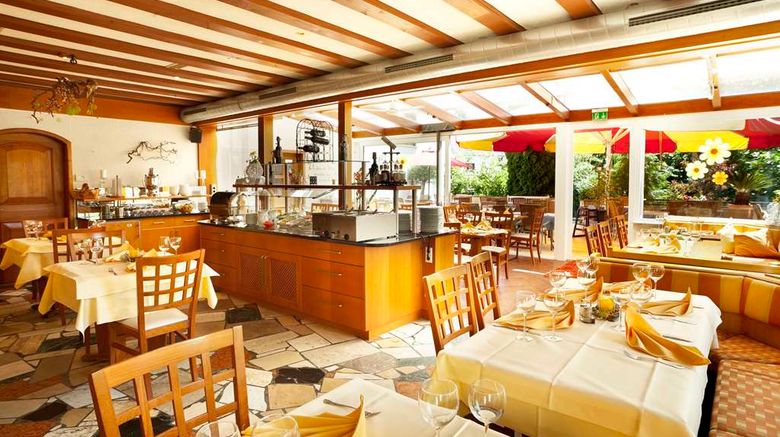 <b>Storchen Gasthof Restaurant</b>. Images powered by <a href="https://iceportal.shijigroup.com/" title="IcePortal" target="_blank">IcePortal</a>.