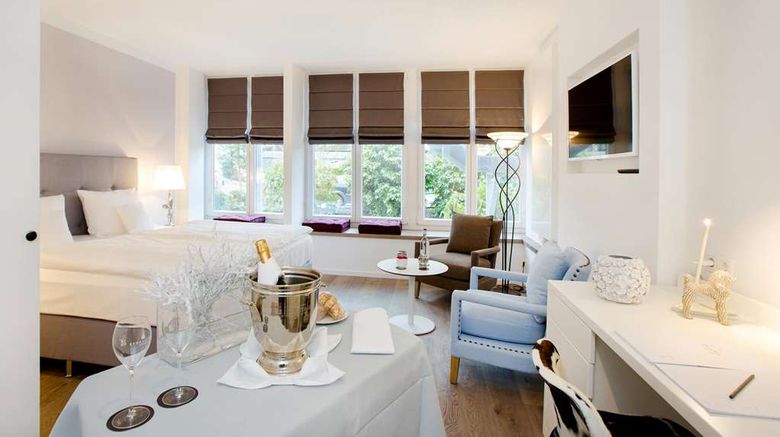 <b>Parkhotel FRITZ am Brunnen Room</b>. Images powered by <a href="https://iceportal.shijigroup.com/" title="IcePortal" target="_blank">IcePortal</a>.