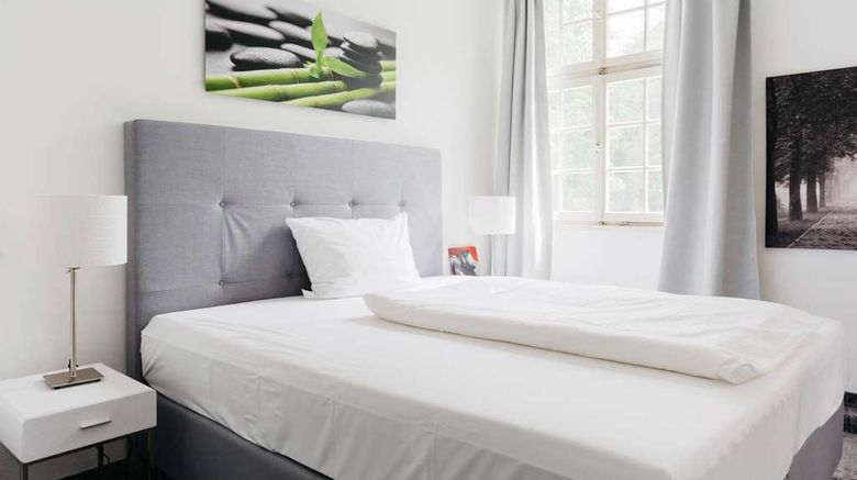 <b>Parkhotel FRITZ am Brunnen Room</b>. Images powered by <a href="https://iceportal.shijigroup.com/" title="IcePortal" target="_blank">IcePortal</a>.