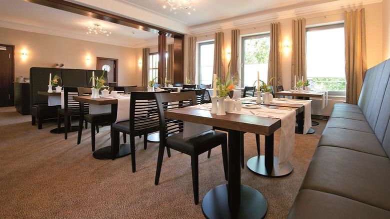 <b>Ringhotel Kocks am Muehlenberg Restaurant</b>. Images powered by <a href="https://iceportal.shijigroup.com/" title="IcePortal" target="_blank">IcePortal</a>.