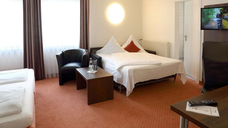 <b>Lobinger-Hotel Weisses Ross Room</b>. Images powered by <a href="https://iceportal.shijigroup.com/" title="IcePortal" target="_blank">IcePortal</a>.