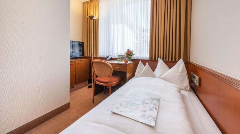 <b>Parkhotel Stadtallendorf Room</b>. Images powered by <a href="https://iceportal.shijigroup.com/" title="IcePortal" target="_blank">IcePortal</a>.