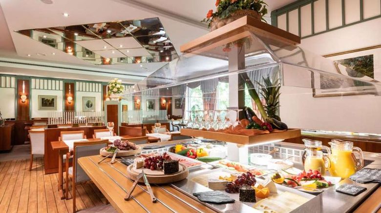 <b>Parkhotel Stadtallendorf Restaurant</b>. Images powered by <a href="https://iceportal.shijigroup.com/" title="IcePortal" target="_blank">IcePortal</a>.