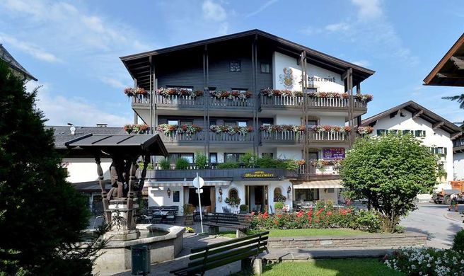 Hotel Mesnerwirt Exterior
