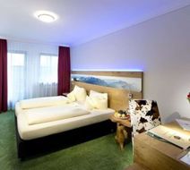 Schmelmer Hof Hotel Room