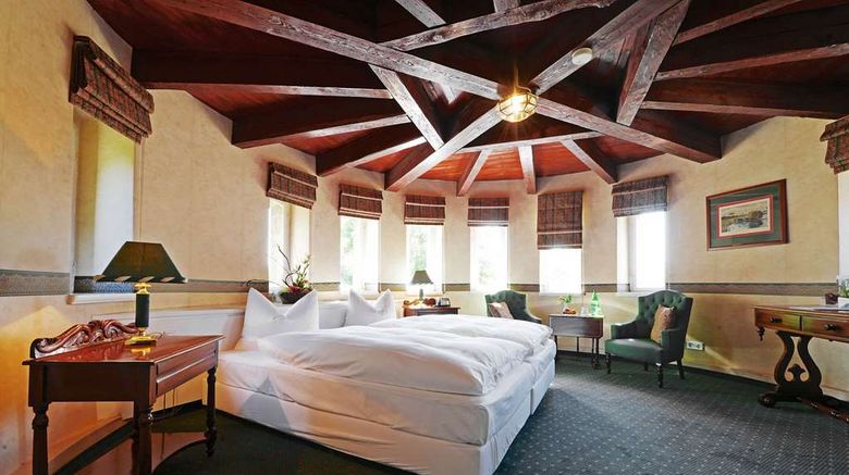 <b>Villa Westerberge Room</b>. Images powered by <a href="https://iceportal.shijigroup.com/" title="IcePortal" target="_blank">IcePortal</a>.