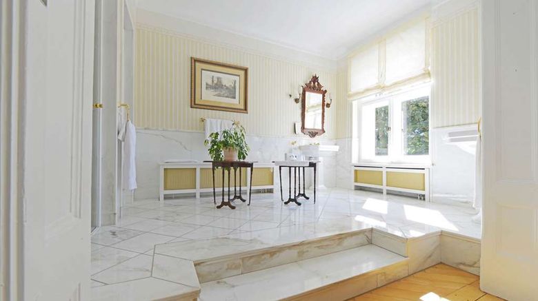 <b>Villa Westerberge Lobby</b>. Images powered by <a href="https://iceportal.shijigroup.com/" title="IcePortal" target="_blank">IcePortal</a>.