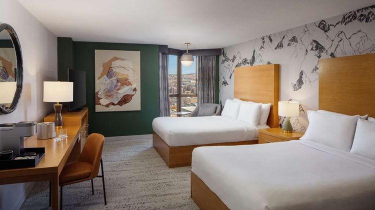 Whitney Peak Hotel, Tapestry Coll Hilton Room