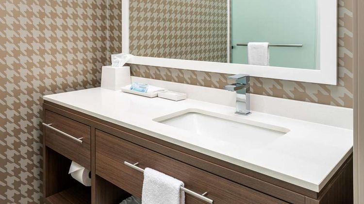 Home2 Suites by Hilton Lake Havasu City Room