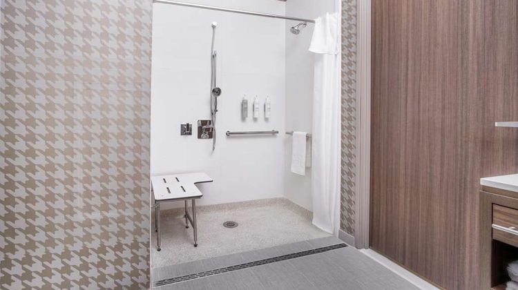 Home2 Suites by Hilton Lake Havasu City Room