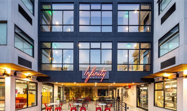 Infinity Hotel, Tapestry Collection Exterior