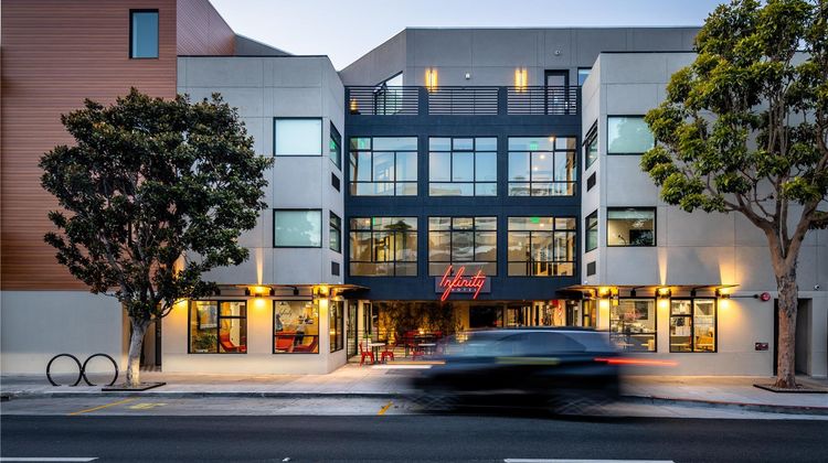 Infinity Hotel, Tapestry Collection Exterior