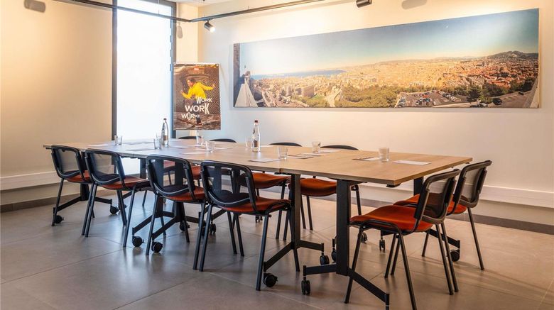<b>Ibis Marseille Marignane Technopole Meeting</b>. Images powered by <a href="https://iceportal.shijigroup.com/" title="IcePortal" target="_blank">IcePortal</a>.