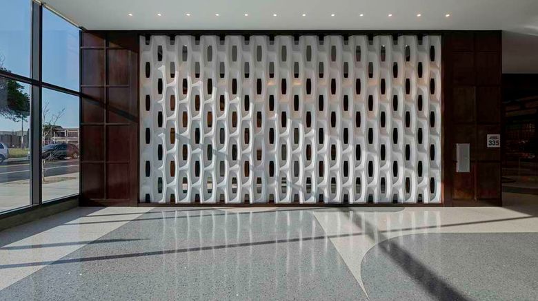 <b>Hilton Buena Park Lobby</b>. Images powered by <a href="https://iceportal.shijigroup.com/" title="IcePortal" target="_blank">IcePortal</a>.