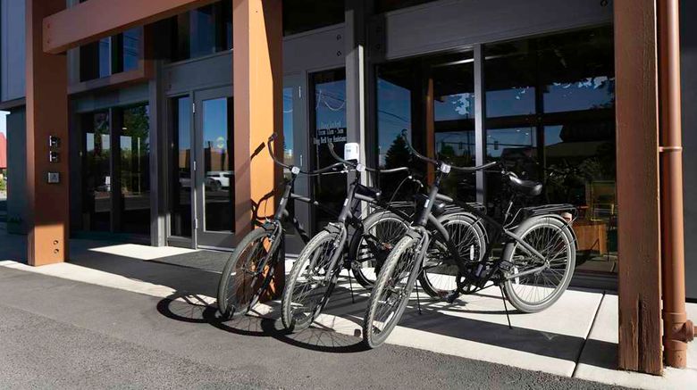 <b>Waypoint Hotel Recreation</b>. Images powered by <a href="https://iceportal.shijigroup.com/" title="IcePortal" target="_blank">IcePortal</a>.