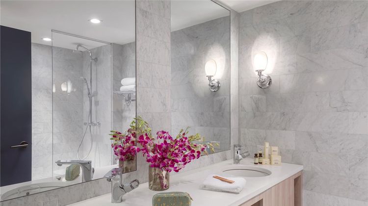 The Tillary Hotel Brooklyn Suite