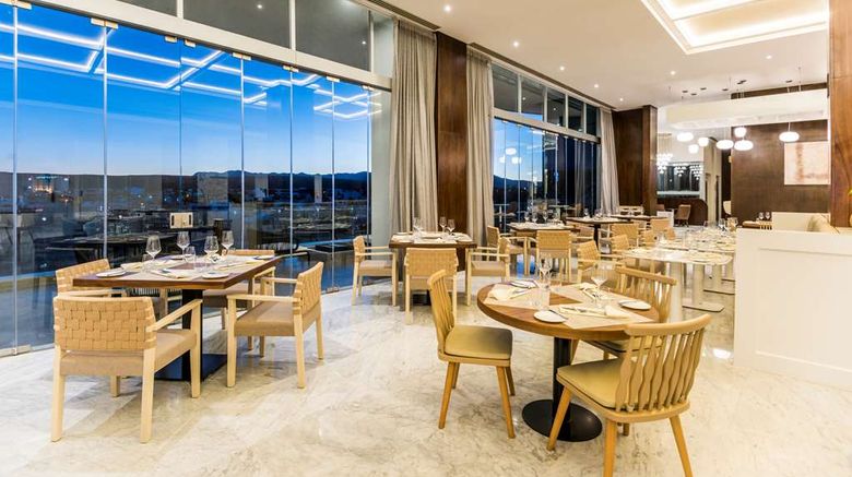 <b>Hyatt Regency San Luis Potosi Restaurant</b>. Images powered by <a href="https://iceportal.shijigroup.com/" title="IcePortal" target="_blank">IcePortal</a>.
