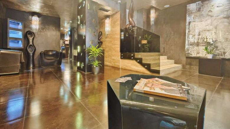 <b>Divina Luxury Hotel Lobby</b>. Images powered by <a href="https://iceportal.shijigroup.com/" title="IcePortal" target="_blank">IcePortal</a>.