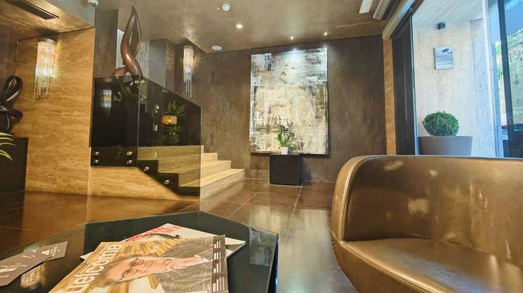 Divina Luxury Hotel Lobby