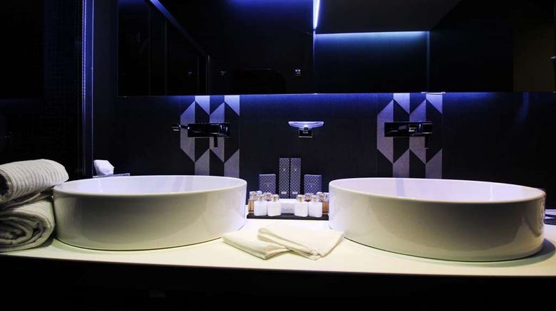 <b>Divina Luxury Hotel Room</b>. Images powered by <a href="https://iceportal.shijigroup.com/" title="IcePortal" target="_blank">IcePortal</a>.