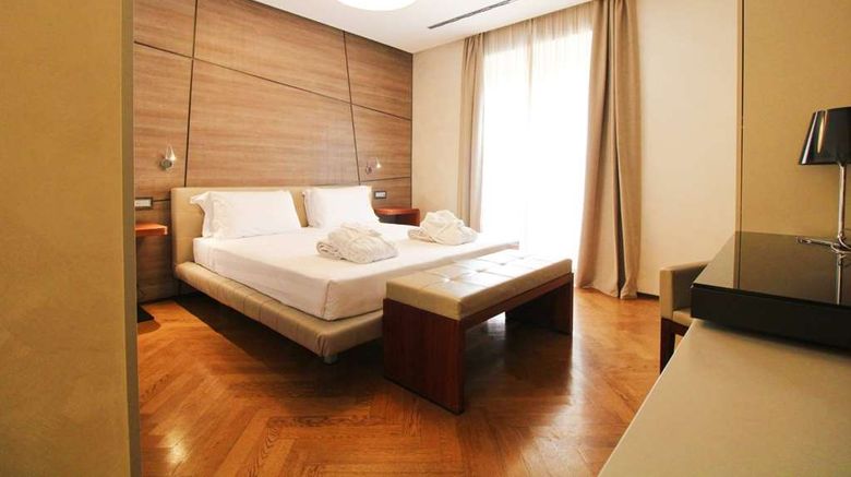 <b>Divina Luxury Hotel Room</b>. Images powered by <a href="https://iceportal.shijigroup.com/" title="IcePortal" target="_blank">IcePortal</a>.