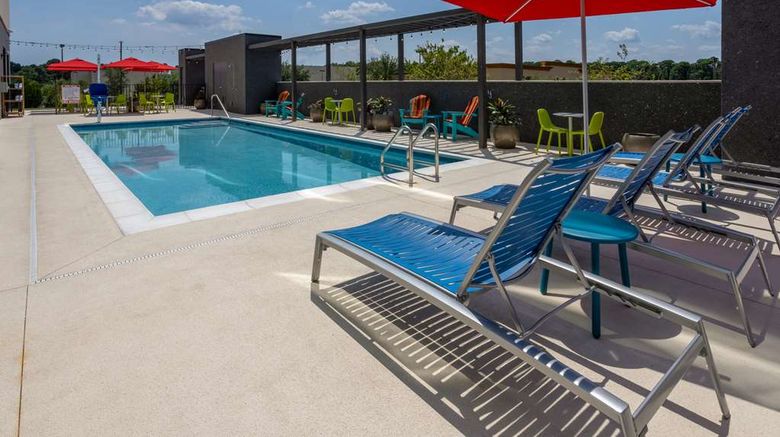 <b>Tru by Hilton Airport Medical Center Pool</b>. Images powered by <a href="https://iceportal.shijigroup.com/" title="IcePortal" target="_blank">IcePortal</a>.