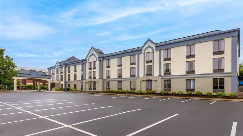 <b>Wingate by Wyndham Greensboro/Coliseum Exterior</b>. Images powered by <a href="https://iceportal.shijigroup.com/" title="IcePortal" target="_blank">IcePortal</a>.