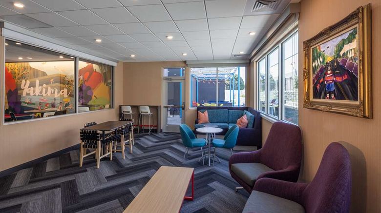 <b>Tru by Hilton Yakima Airport Lobby</b>. Images powered by <a href="https://iceportal.shijigroup.com/" title="IcePortal" target="_blank">IcePortal</a>.