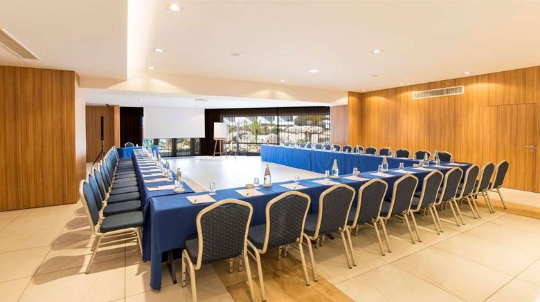 <b>Doubletree by Hilton Malta Meeting</b>. Images powered by <a href="https://iceportal.shijigroup.com/" title="IcePortal" target="_blank">IcePortal</a>.