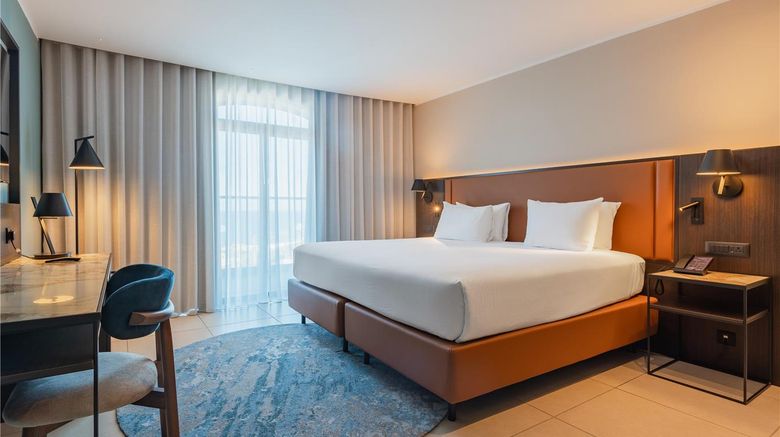 <b>Doubletree by Hilton Malta Room</b>. Images powered by <a href="https://iceportal.shijigroup.com/" title="IcePortal" target="_blank">IcePortal</a>.