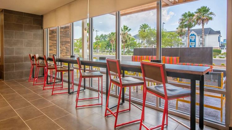 Home2 Suites by Hilton Kingsland Lobby